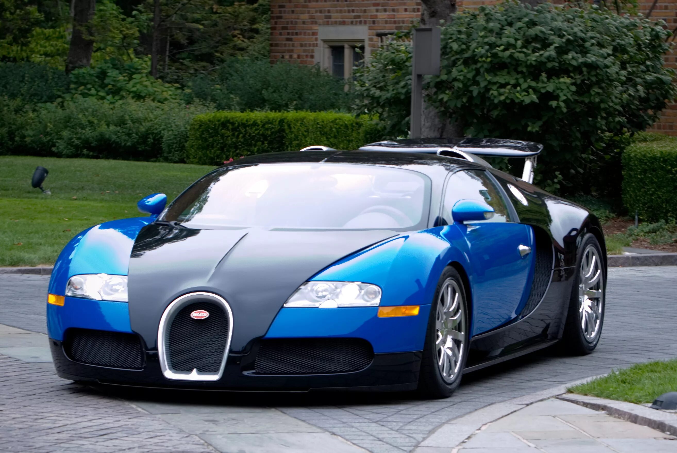 Bugatti чья