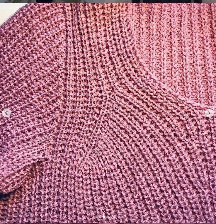 Вязаный свитер английской резинкой. Свитер связанный резинкой. Джемпер свитер регланом. Свитер английской резинкой. Свитер английской резинкой.