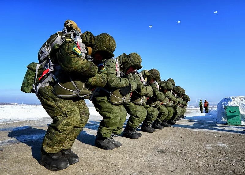 Десантники спецназ. Спецназ ВДВ десантирование. Вооруженные силы РФ ВДВ. РВВДКУ морская пехота. Воздушный спецназ.