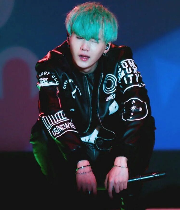 Prod suga of bts. Шуга БТС. Юнги из BTS. BTS мин Юнги. Шуга из БТС.