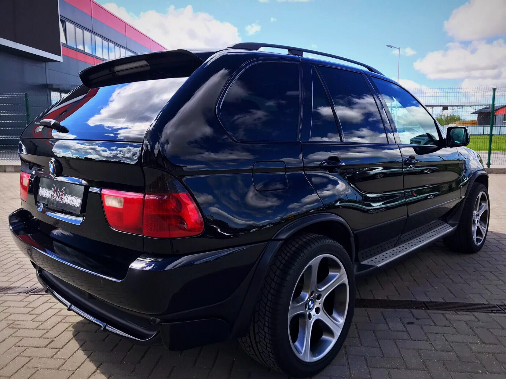 Х5 е53 фото. БМВ х5 2004. BMW x5 e53 2004. БМВ х5 2005. БМВ Икс 5 е 53.