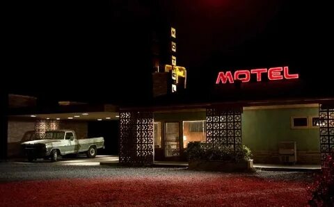 Moggs motel