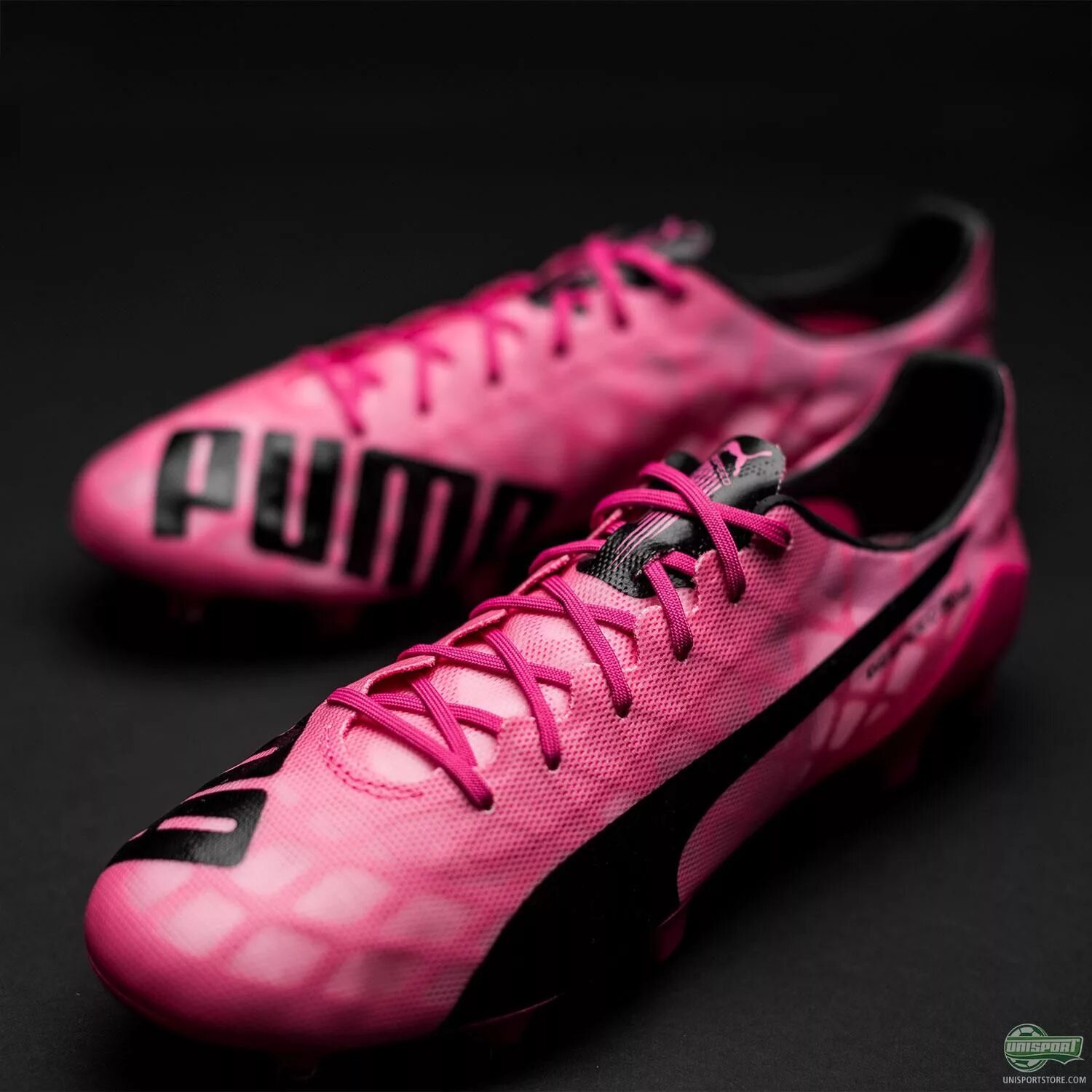 Розовый спид. Puma EVOSPEED Pink-Blue. Бутсы Пума Фьючер розовые. Бутсы Пума Future Pink. Бутсы Пума Future розовые.