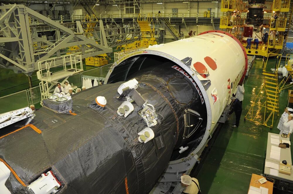 Союз рн ступени. Ступени ракетоносителя союз. Цэнки восточный. Ракета носитель прогресс мс-13. Корпус ракеты.