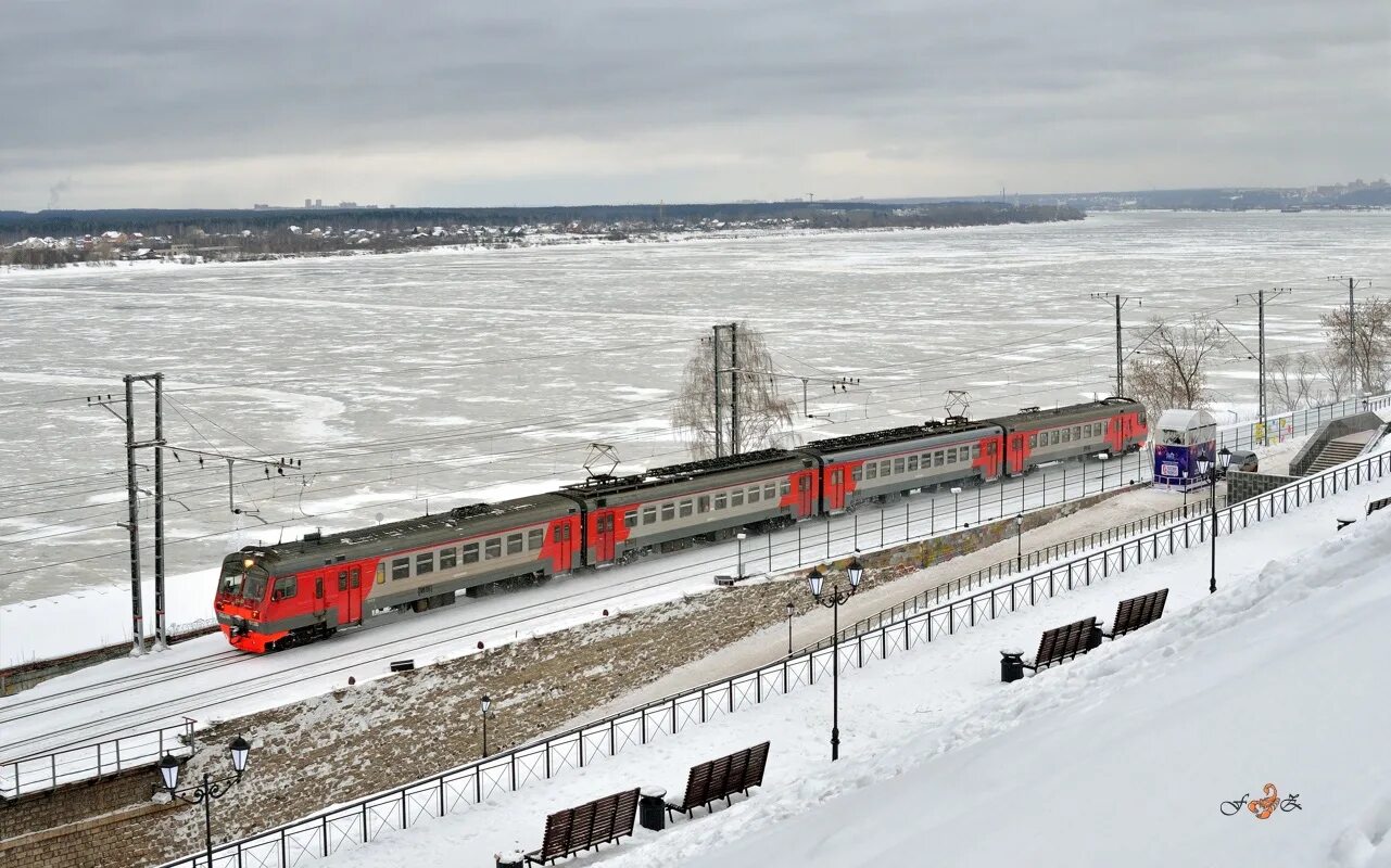 Пермь 1 поезда. Эд4м Пермь. Перегон Пермь 1 Пермь 2. Пермский край железная дорога. Поезд на Перми первой.