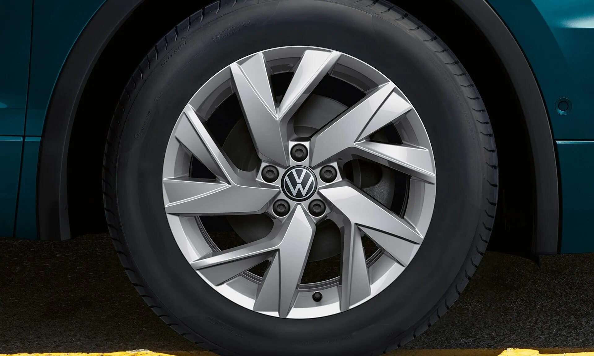 Tiguan r line диски. Диски фольксваген тигуан 2 r17. Колеса на фольксваген тигуан. Диски фольксваген тигуан 17. Диски volkswagen tiguan r18.