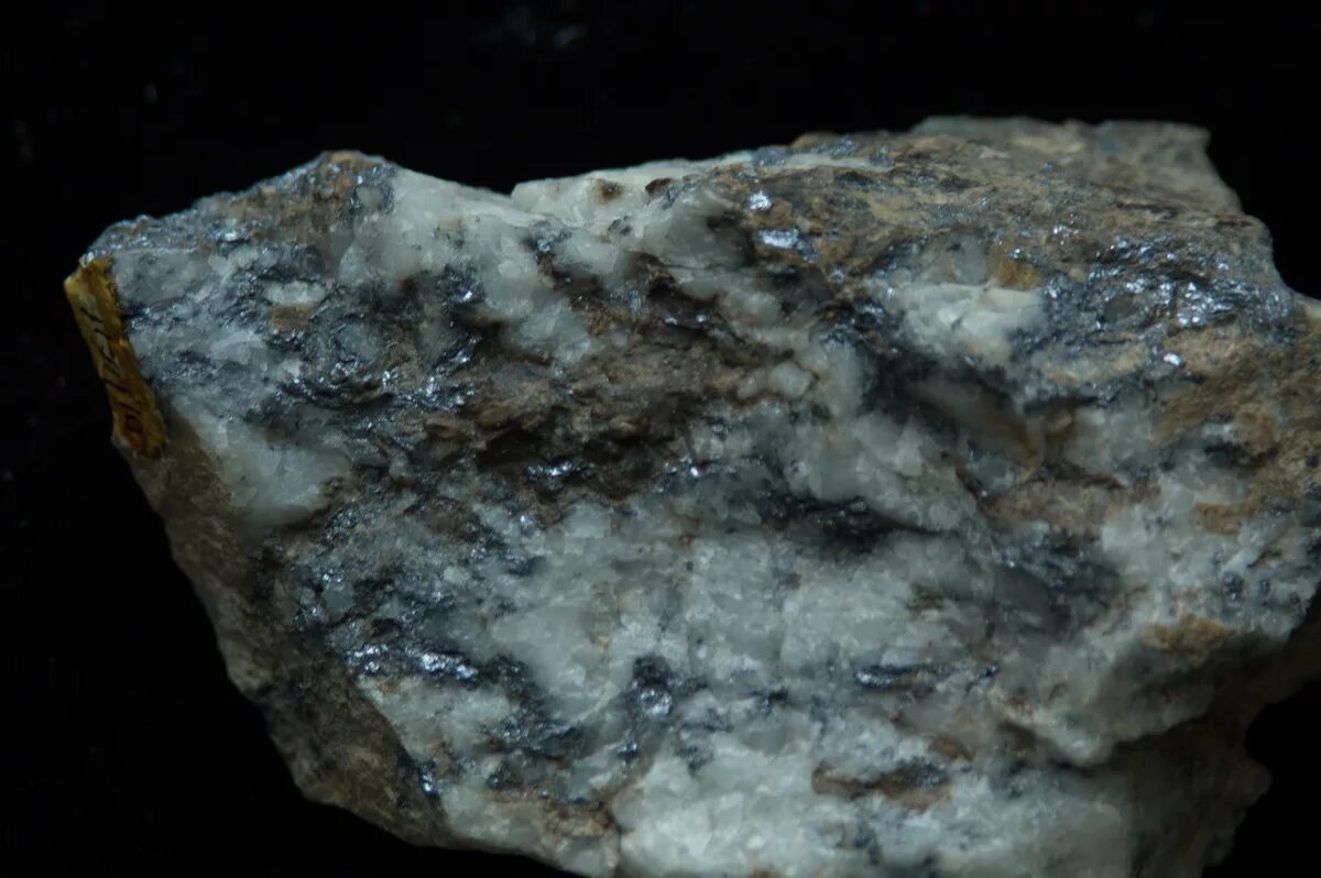 Вольфрам вода. Вольфрамовый камень. Феррохром фх850. Молибден описание металла. Природные богатства дальнего востока.