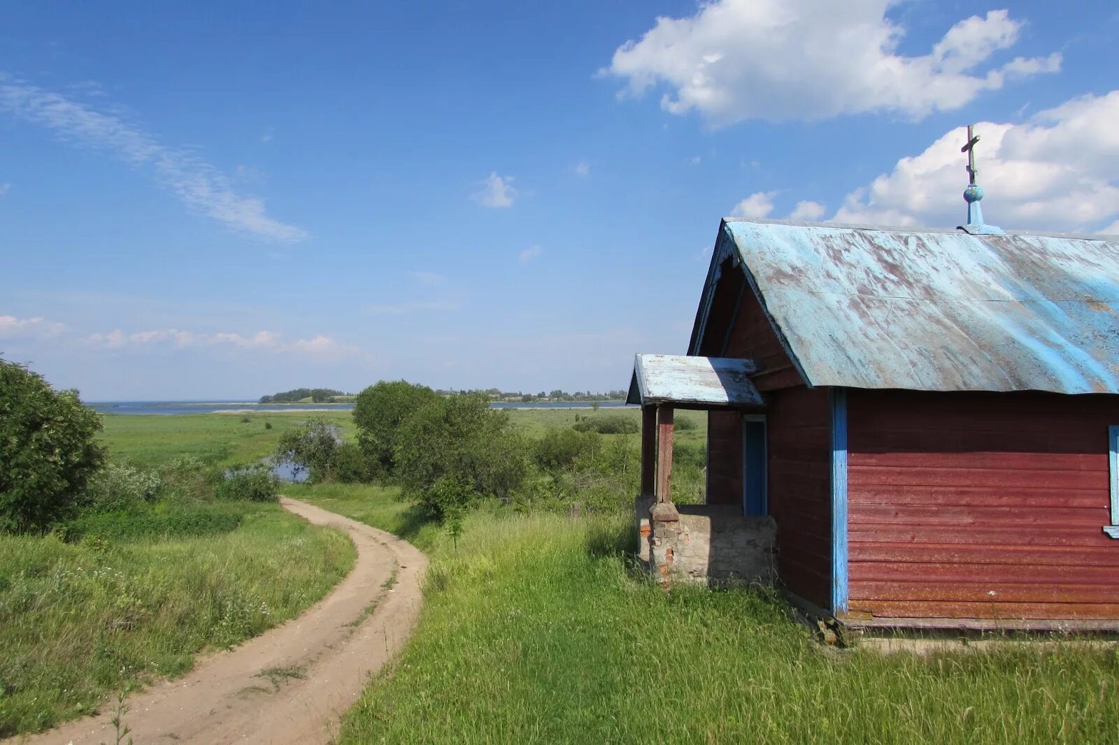 В деревне красные есть. Псковская область Печорский район деревня Городище. Деревня красная горка. Деревня красная горка Московская область. Деревня красная горка Псковская область.