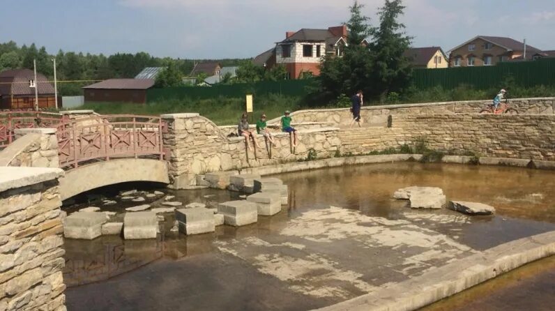 Родник набережные челны. Боровецкий Родник Набережные. Челны Боровецкий Родник. Родники Набережные Челны. Родник в Набережных Челнах.