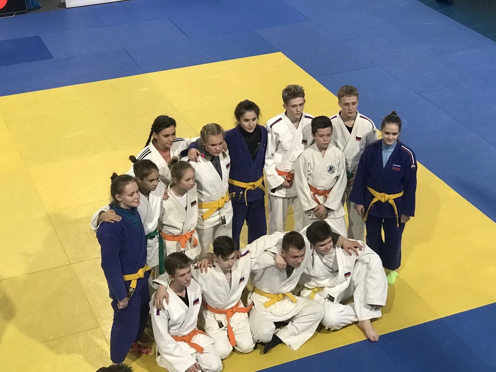 Лидер барнаул единоборства. Клуб смешанных единоборств логотип. Лидер барнаул. Лидер единоборства. Чистопольской лидер центр дзюдо.