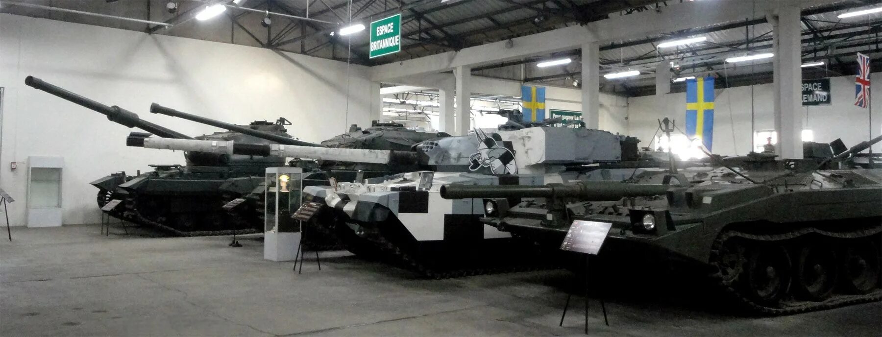 Кубинка музей военной техники. Музей натовской техники. Музей военной техники в москве кубинка. Парк победы музей. Музей натовской техники.