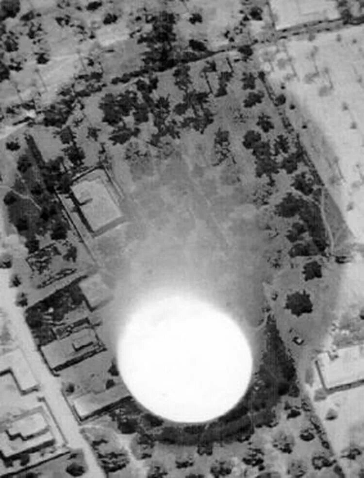 Действие нейтронной бомбы. Нейтронная бомба СССР. Нейтронный взрыв. Испытание нейтронной бомбы. Нейтронная бомба фото.