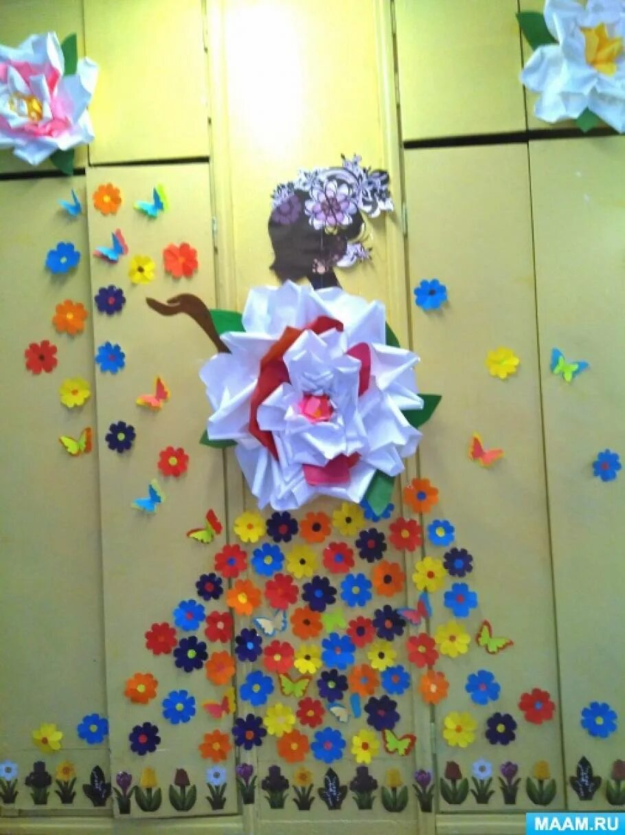 Как украсить класс к 8 марту. Украшение группы к весне. Цветочки для украшения группы в детском саду.
