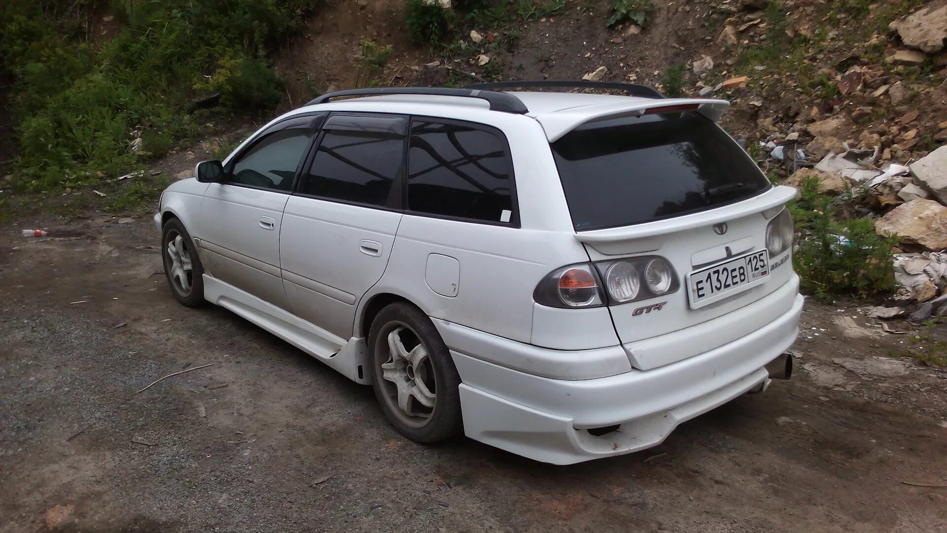 Toyota Caldina 1996. Toyota Caldina 210 обвес. Тойота Калдина в обвесе. Toyota Caldina gt-t st215.