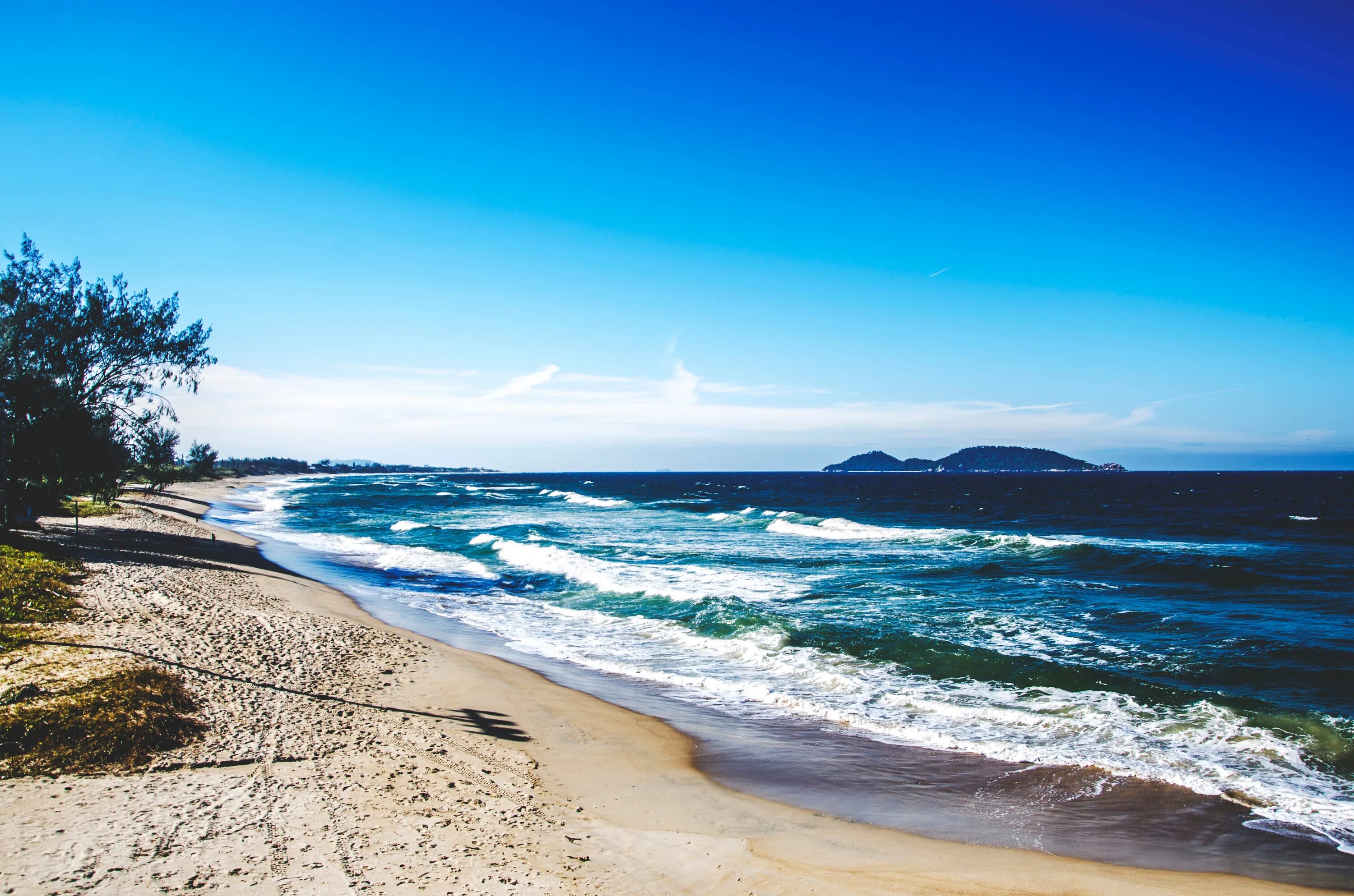 Побережье. Берег моря. Морское побережье. Море пляж. Its beach beach beach