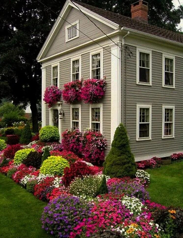Посадить цветы возле дома. Ярд Гарден. Клумба Бабушкин палисадник. Палисадник Энфилд. Цветок Гарден Ландскапе.