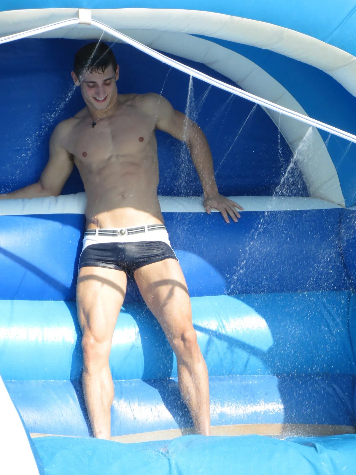 Мужчины без плавок. Парни без стояка. Артём шалимов торс. Пресс парня. Красивые стройные юноши.