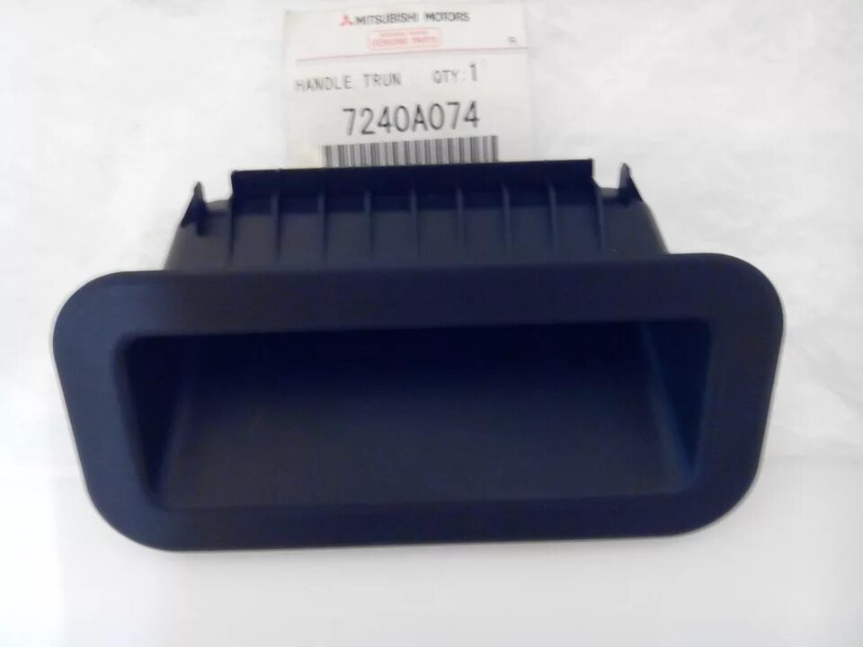 Ручка закрывания багажника форд мондео 4 седан. Ручка закрывания багажника peugeot 207. Ручка багажника форд мондео 4 седан. Ручки багажника внутренние. 2190 ручка внутренняя багажника.