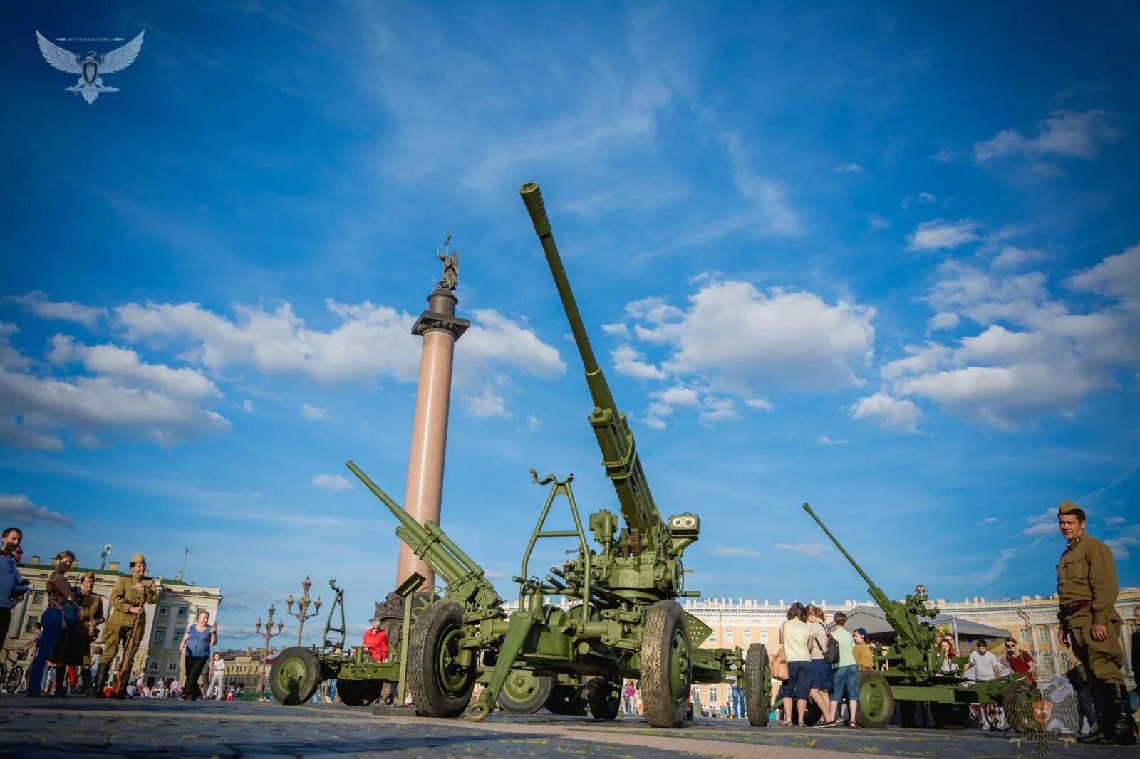 Выставка военной техники спб. Выставка техники спб. Выставка техники спб. Выставка военной техники на дворцовой. Выставка военной техники на дворцовой.
