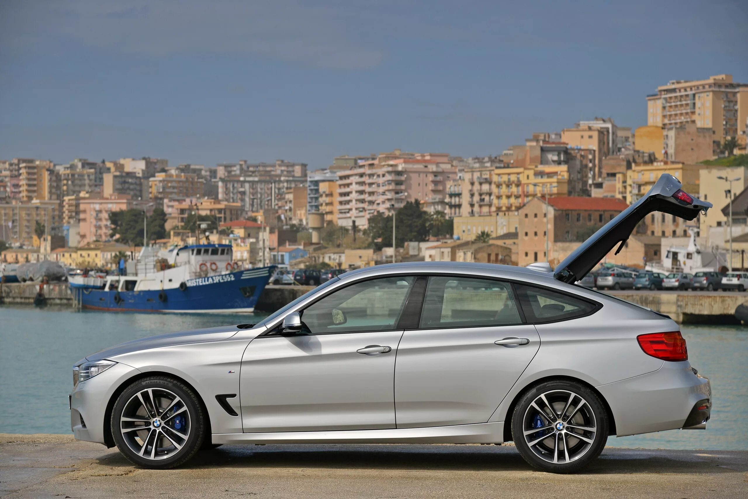 BMW 3 gt. BMW 3 Gran Turismo. BMW 3 Series Gran Turismo. БМВ 3 Гран Туризмо 2014.