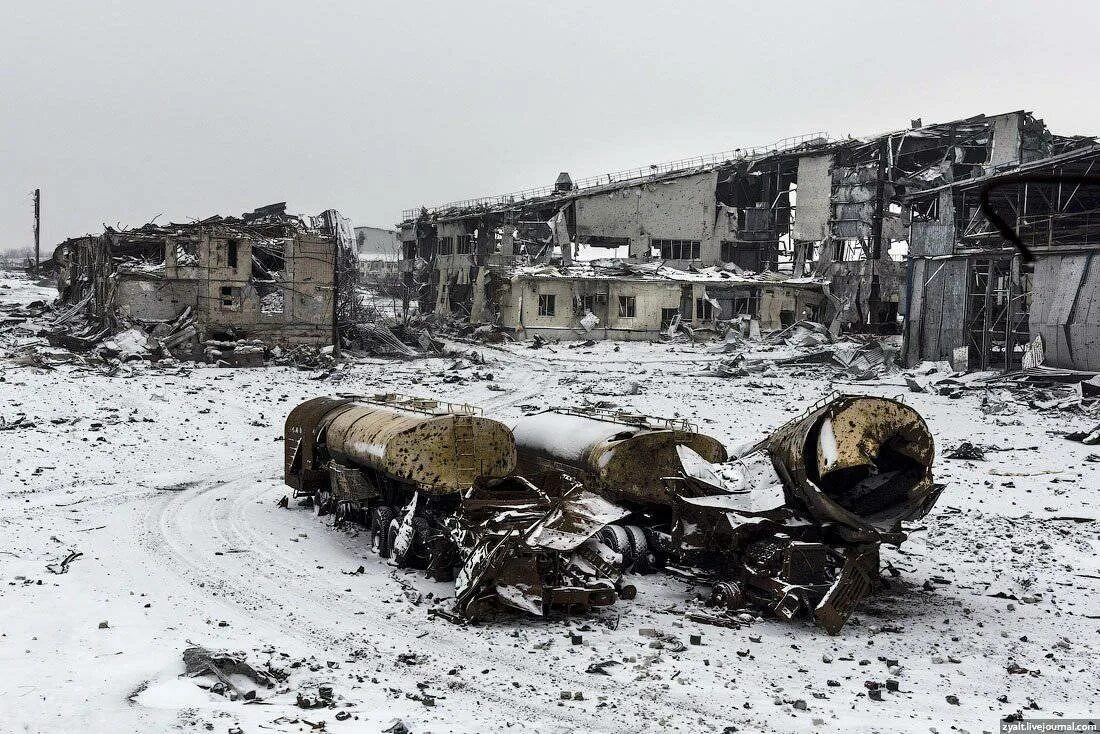 Фото донецка сегодня. Руины аэропорта Донецк. Развалины донецкого аэропорта. Донецк разрушения аэропорт. Донецкий аэропорт сейчас.