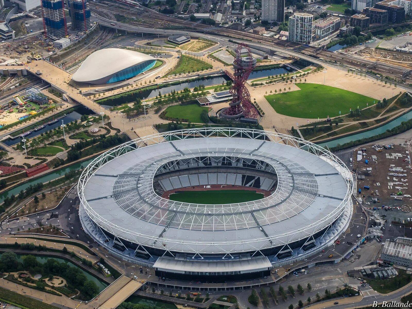 Стадион stadium. Стадион Лондон Стэдиум. Олимпийский стадион Лондон Вест Хэм. Олимпик Штадиум. Олимпийский стадион (Olympic Stadium) Лондон 2012.