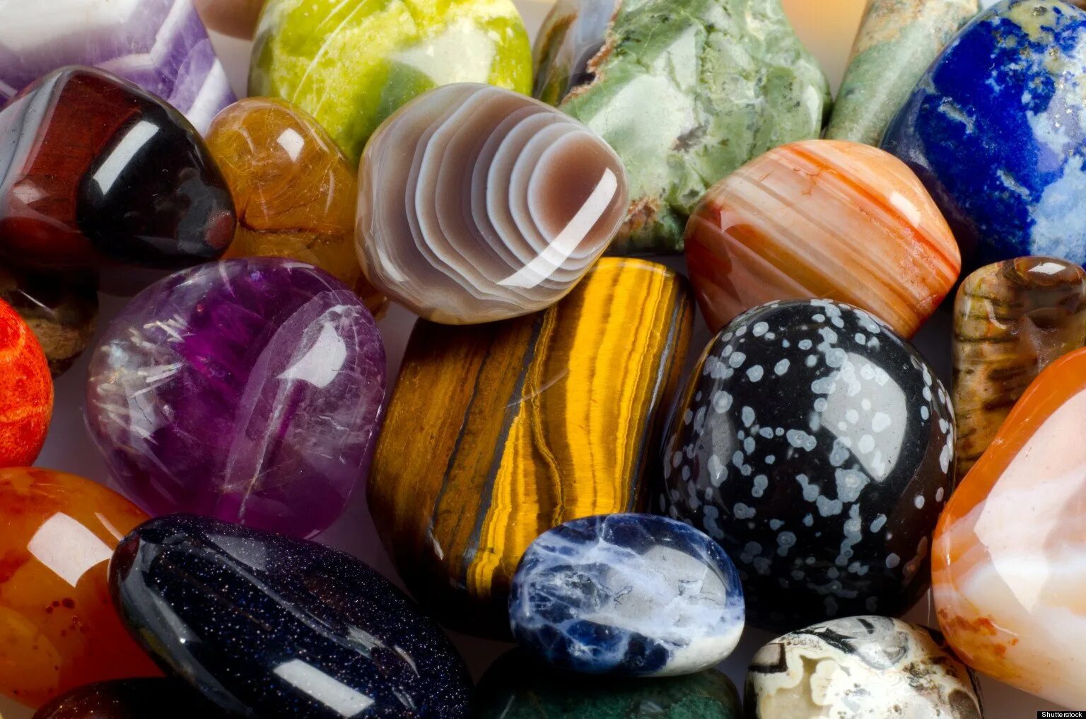 Подобрать минерал. Подобрать минерал. Агат, оникс, опал, турмалин, хризопраз. Аквамарин камень магические. Яшма, малахит, агат, кварц, сердолик, родонит, мрамор и.