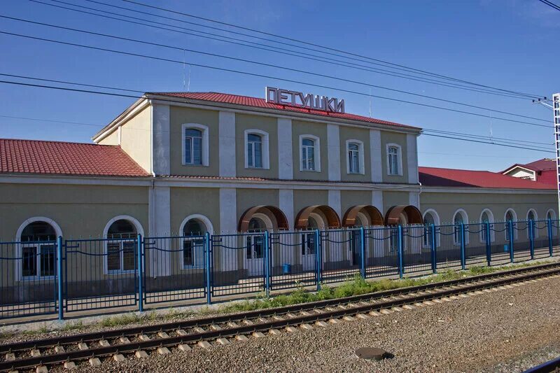 золотой петушок скульптура. город петушки владимирская область. село петушки владимирская область. станция петушки владимирская область. станция петушки владимирская область.