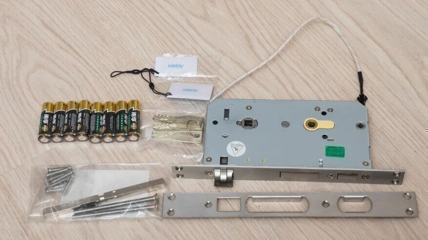 Zigbee замок. Aqara smart door lock a100. замок aqara a100. умный дверной замок zigbee. межкомнатный замок xiaomi.
