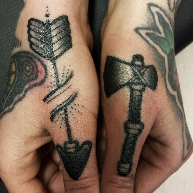 Тату мужские небольшие. Тату yes. Сэм никель тату. Тату слова. Tattoo left.