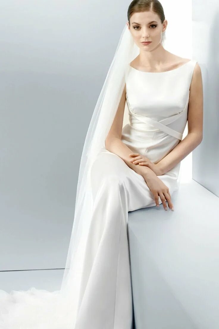 Элегантное свадебное платье. Свадебное платье в стиле минимализм. Свадебное платье в стиле минимализм. Стильные свадебные платья. Свадебное платье минимализм.