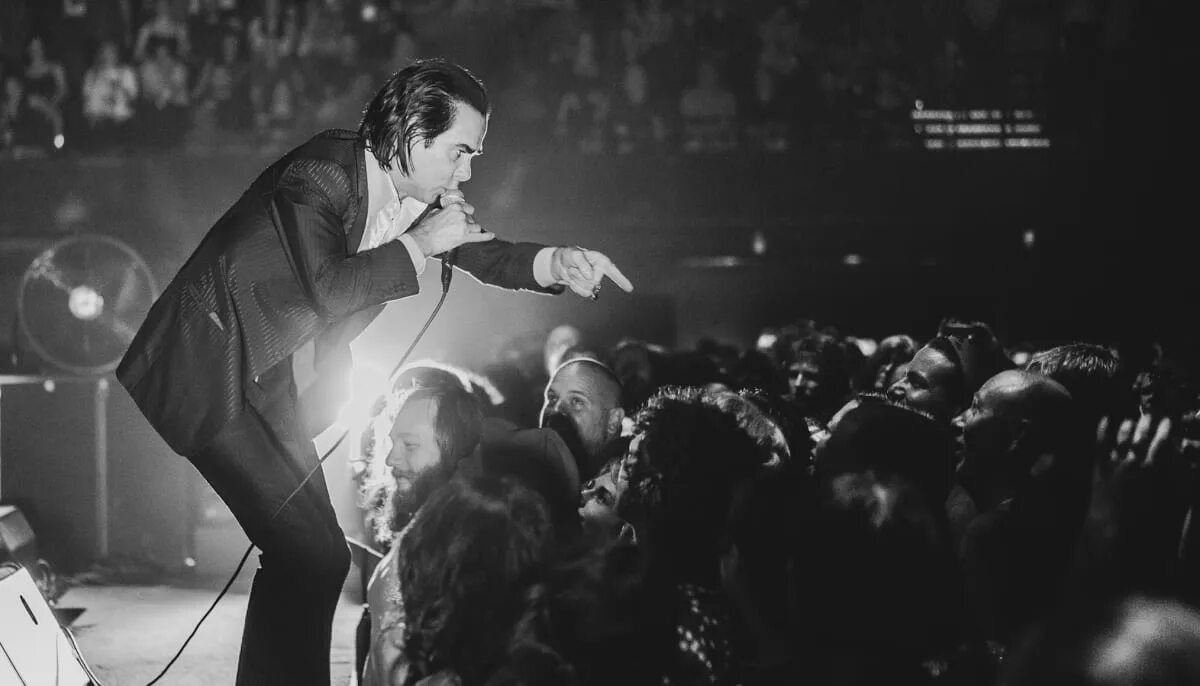 Nick cave the bad seeds o. Ник Кейв 2022. Nick Cave and the Bad Seeds. Nick Cave 2023. Nick Cave в молодости.