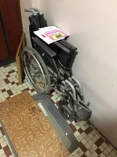 Инвалидная коляска отдам даром