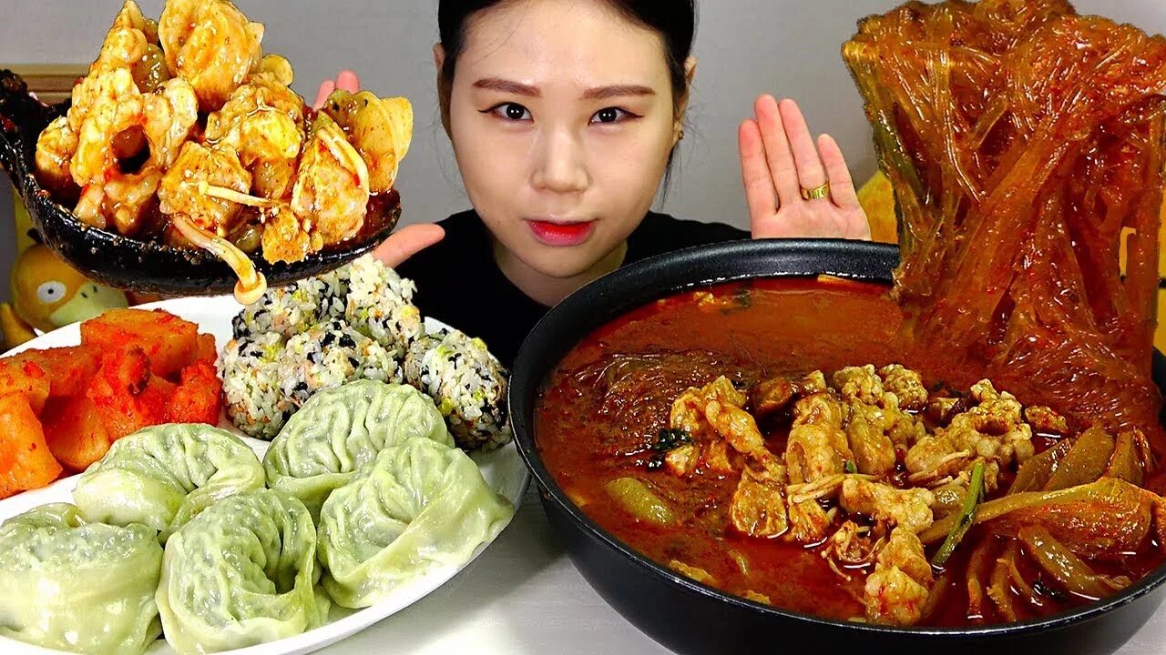 Мукбанг корея новые. MUKBANG/МУКБАНГ. МУКБАНГ кореянка. МУК Бано.