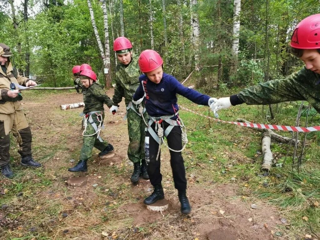 Позывной для зарницы. Марш бросок Зарница. Военно-спортивная игра Зарница. Зарница соревнования школьников. Зарница полоса препятствий.