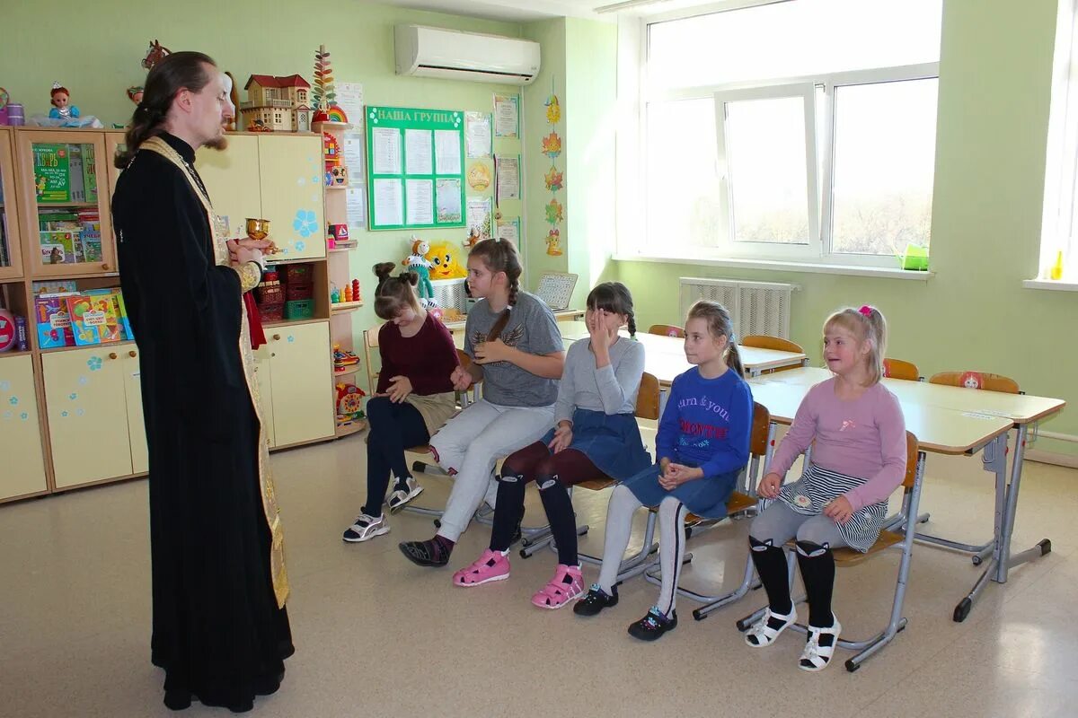 Дети с психоневрологическими нарушениями. Детям о милосердии. Дети с психоневрологическими нарушениями. Реабилитационный центр для детей с аутизмом. Дети с психоневрологическими нарушениями.