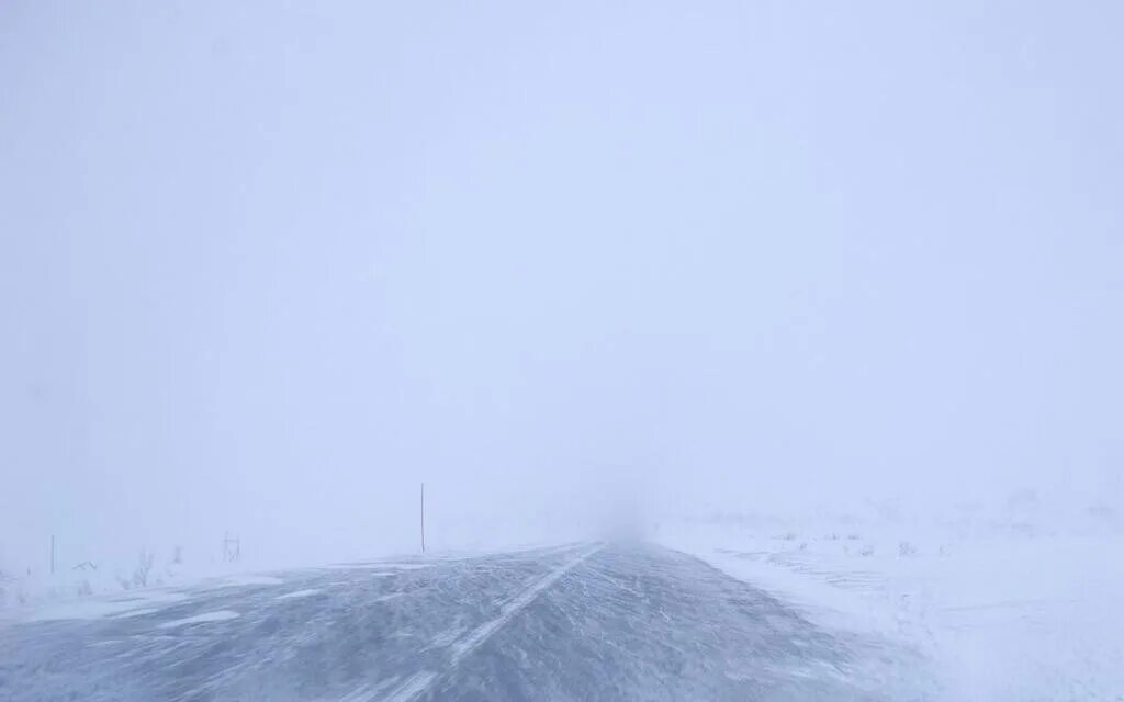 Снежные бури Мурманск. Териберка дорога снег. Метель. Сильная метель. Метель новейшая версия