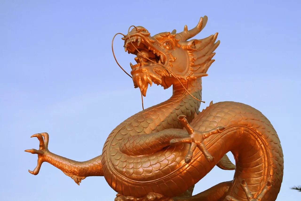 Дракон какая страна. Статуи древнего Китая драконы. Дракон скульптура Китай. Янцзы дракон. Дилун Земляной дракон.