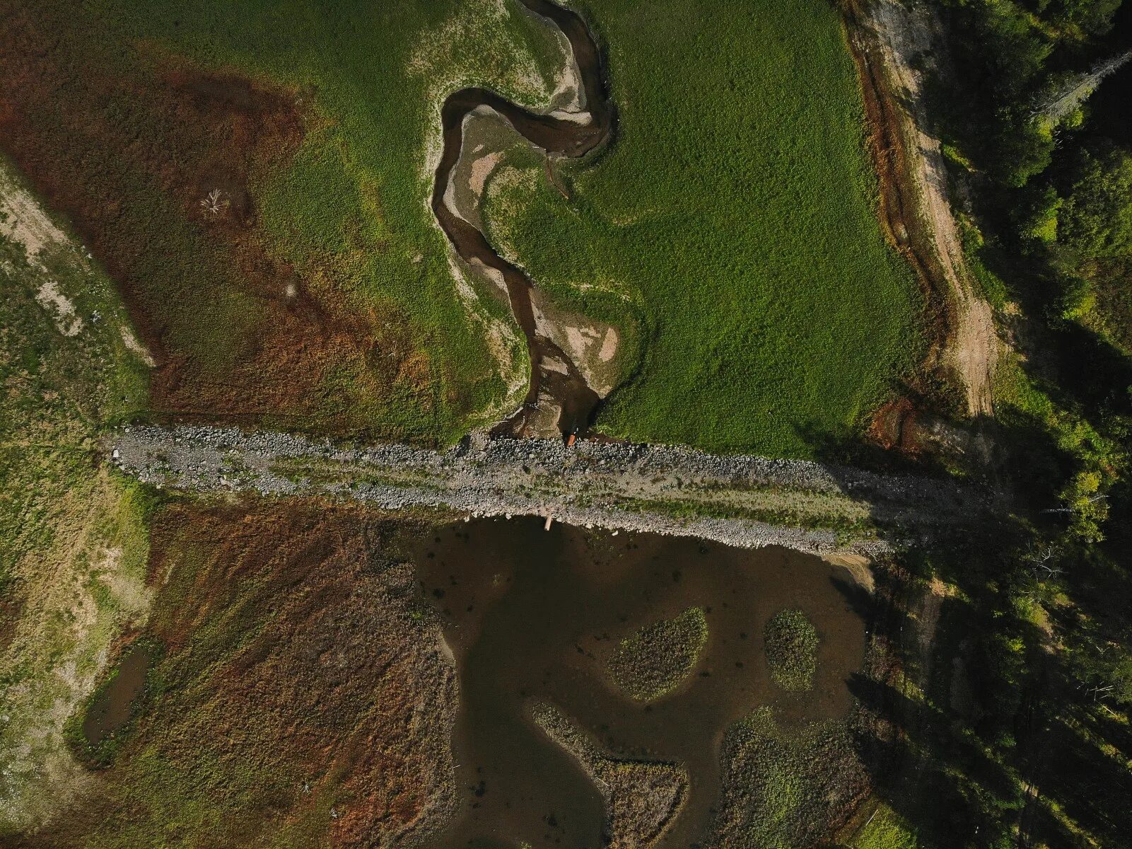 Новости сергиевского водохранилища. Ревда водохранилище Марьинское. Мариинское водохранилище плотина. Плотина в Мариинске. Новомариинское водохранилище Свердловская область.