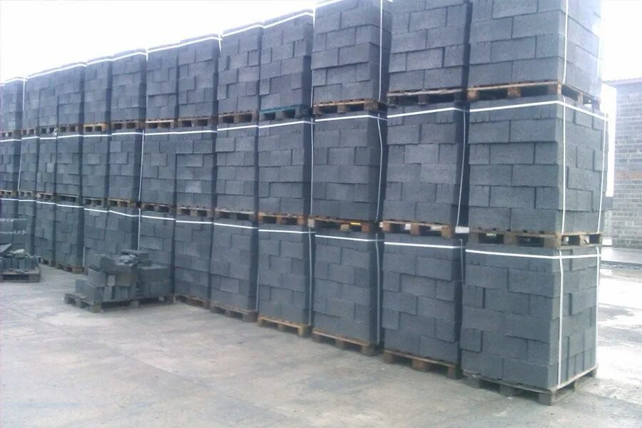 Белый материал для постройки дома. Фбс 12. Газосиликатный блок 100х200х400. Кирпичный завод браер тула. Склад кирпичный блочный 100м2.