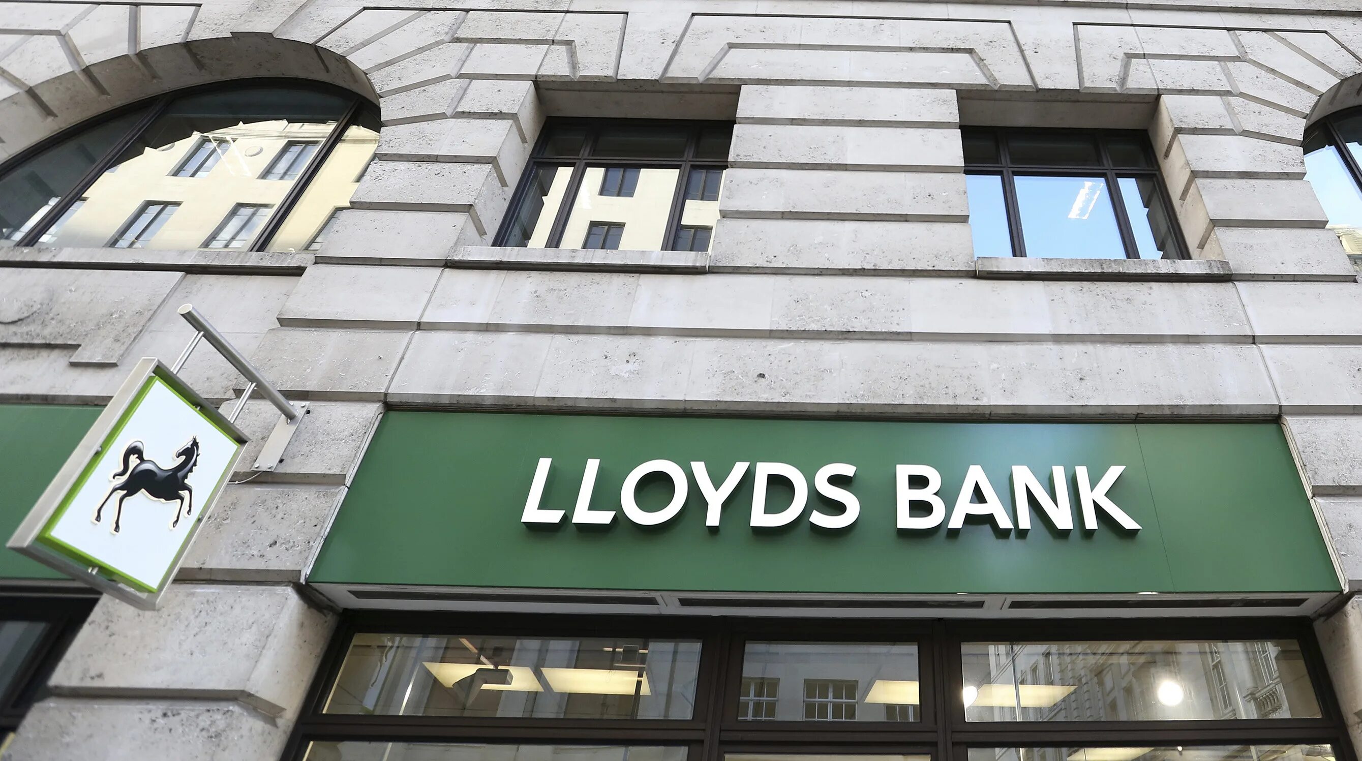 5 группа банка. Ллойд Моррис банк. Lloyds Banking Group. Lloyd Banks. Lloyd Bank PLC.