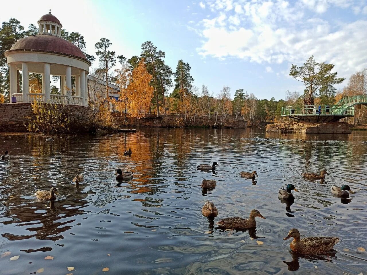 Парк ру тюмень. Парк Гагарина Тюмень. Гагаринский парк Тюмень. Парк Гагарина Челябинск. Парк Юрия Гагарина Тюмень.