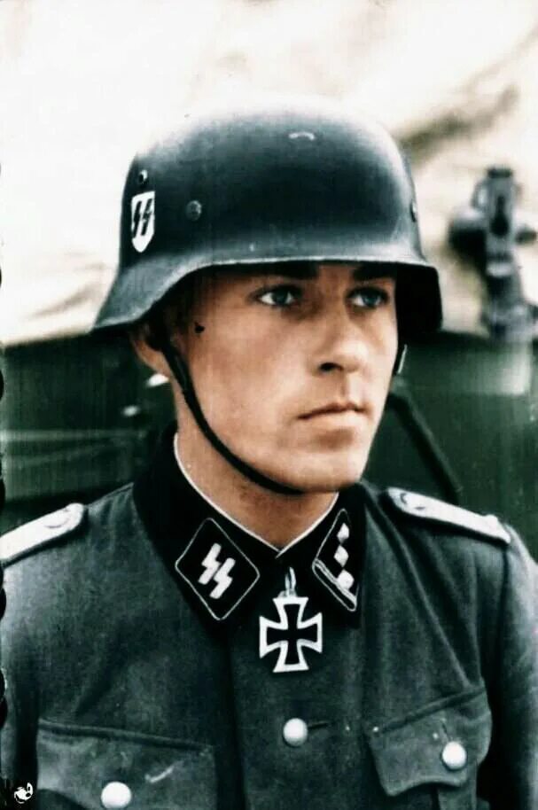 Киновод181223 сс. Офицеры Waffen SS. СС дас Райх. Штурмбанфюрер СС Бернхард Крюгер. Бернхард Франк оберштурмбанфюрер.