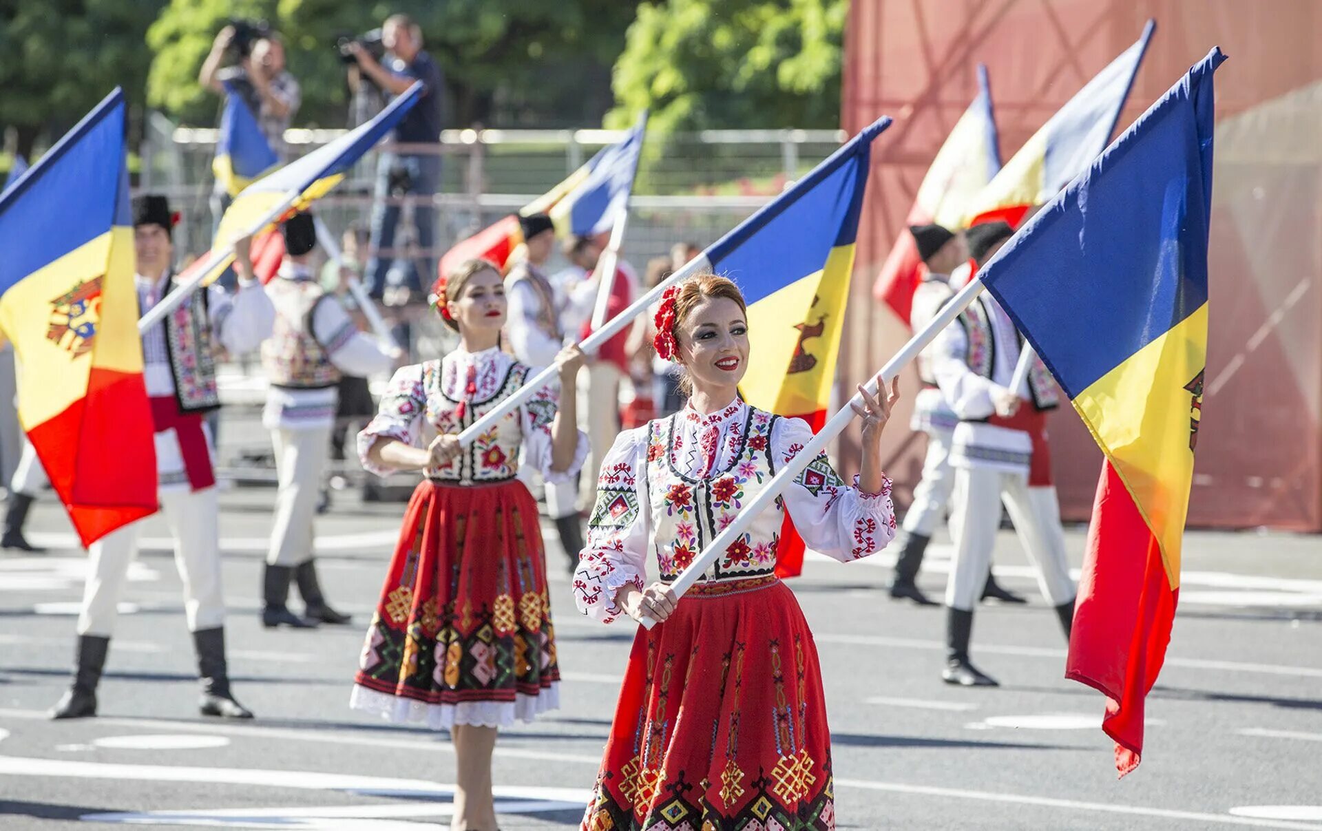 Образование молдовы. День независимости Молдовы. Лимба ноастрэ в Молдове. Лимба ноастрэ праздник. День независимости Молдовы 1991.
