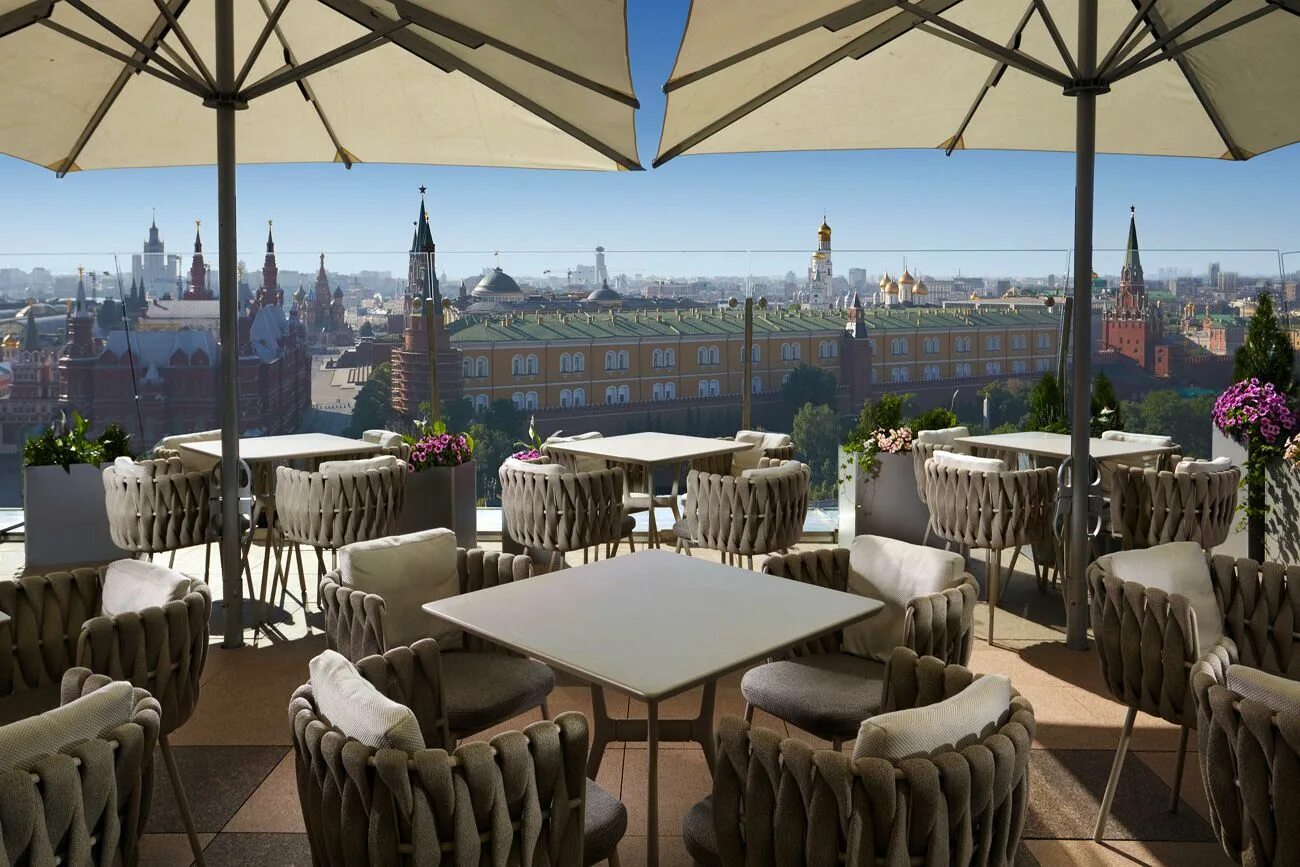 O2 restaurant тверская ул 3 москва меню. Терраса о2 ритц карлтон. ресторан о2 ритц карлтон. ресторан о2 москва в ритц карлтон. веранда ритц карлтон.