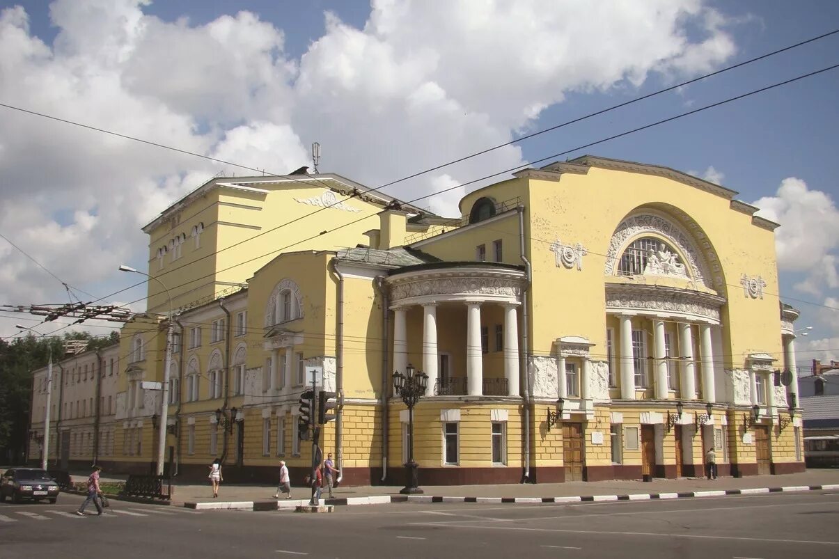 Театр ярославля фото. Театр имени Волкова Ярославль. Волковский театр Ярославль. Волков театр Ярославль. Ярославль Волковский театр первый русский.