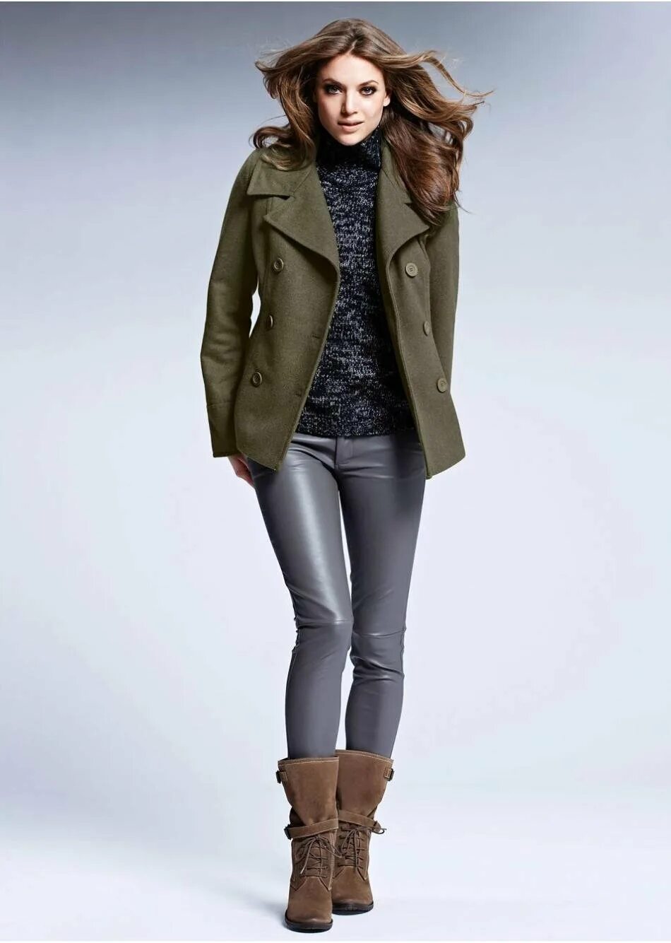 стильная верхняя одежда для женщин. девушка в пальто. зимняя одежда для женщин. зимне весенняя одежда. зимне весенняя одежда.