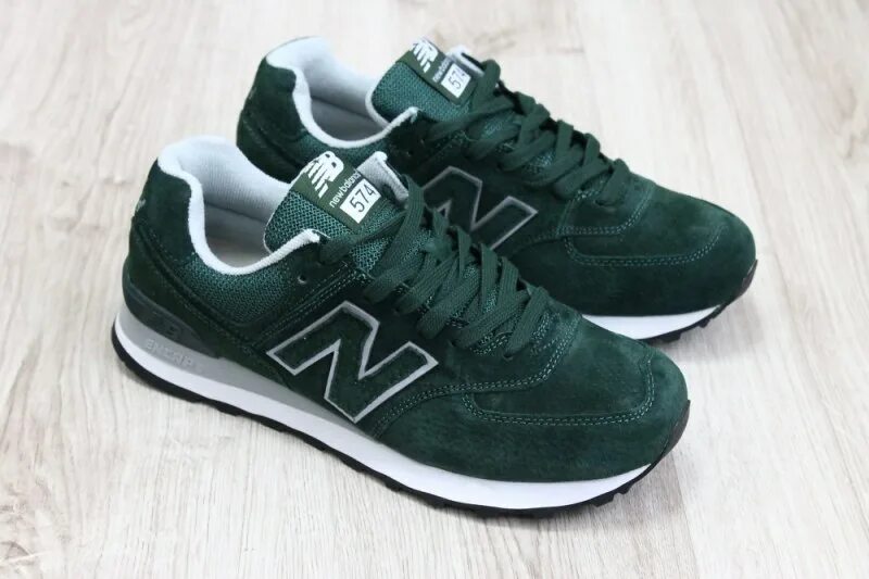 New balance замшевые. New Balance 574 мужские замшевые зеленые. Замшевые кроссовки Нью баланс. New Balance зеленые 2022. Нью бэланс зеленые кеды.