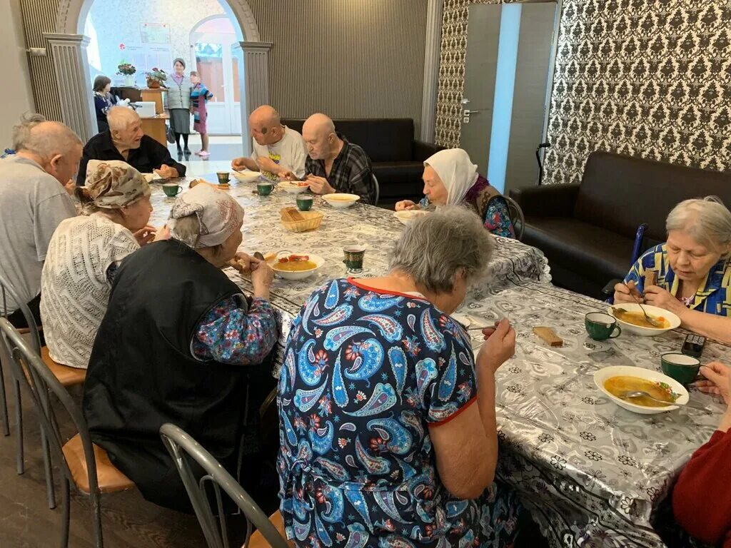 Пансионат для пожилых людей интерьер. Пансионат для пожилых людей. Пансионат для пожилых в ленинградской области. Пансионат дом престарелых москва. Пансионат ангелово для пожилых.