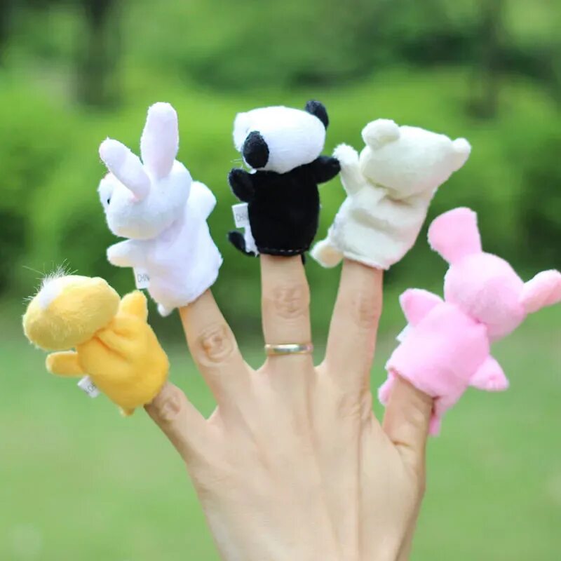 Маленькая игрушечная рука. Игрушки на пальчики. Маленькие руки игрушка. Пальчиковые куклы детей. Игрушка на палец.